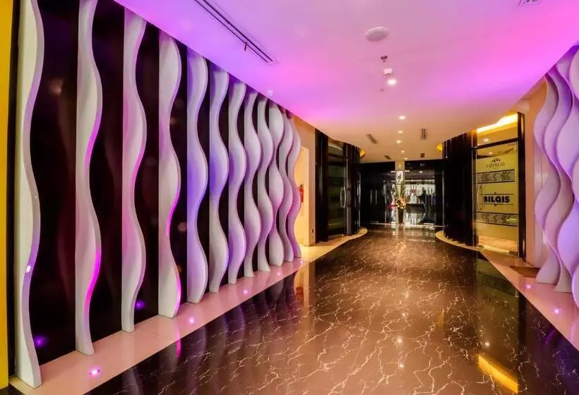 هتل Empress  Makassar
