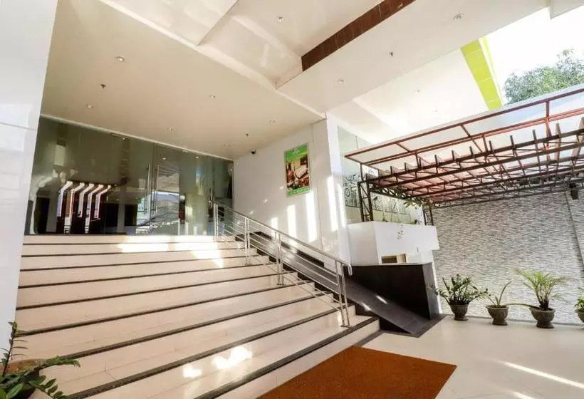 هتل Empress  Makassar