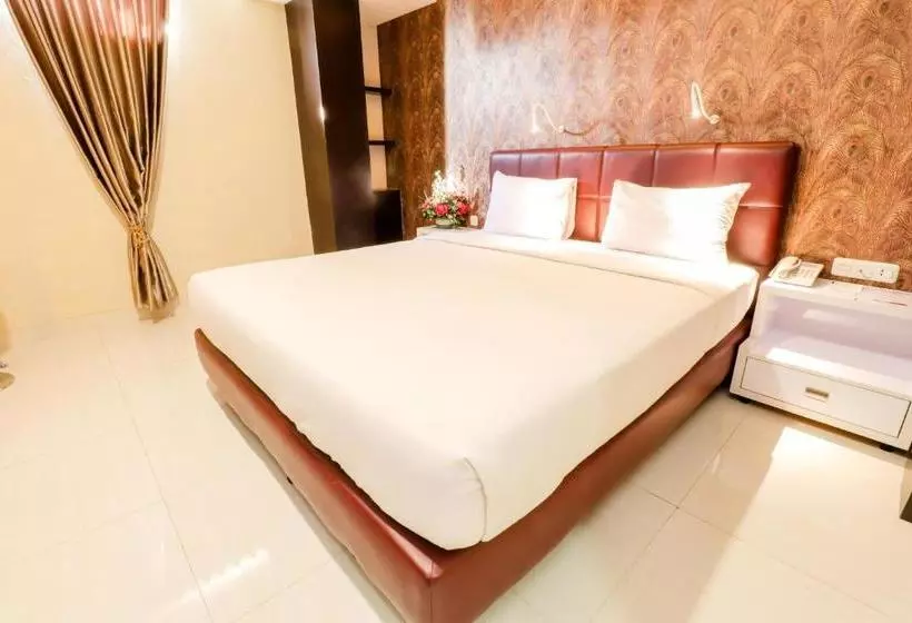 هتل Empress  Makassar