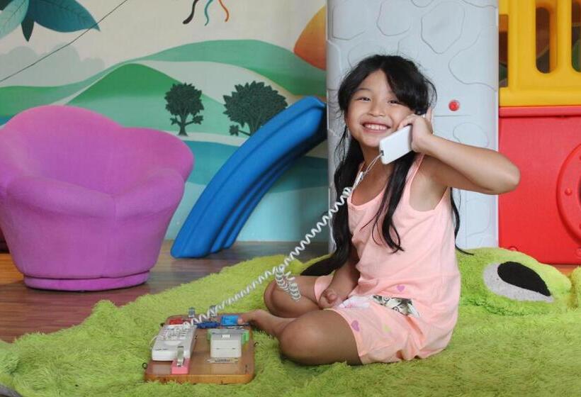 Отель Aruna Senggigi Resort & Convention