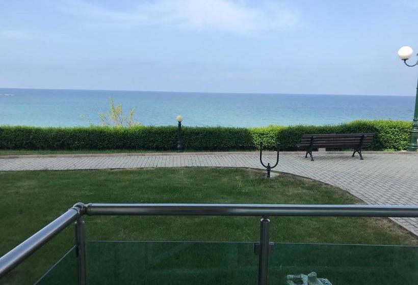 Lozenetz Beach Apartments