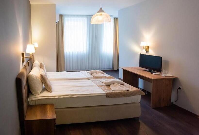 فندق Monte Cristo