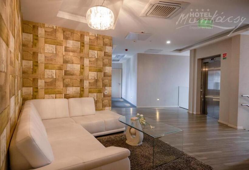 Отель Munkácsy