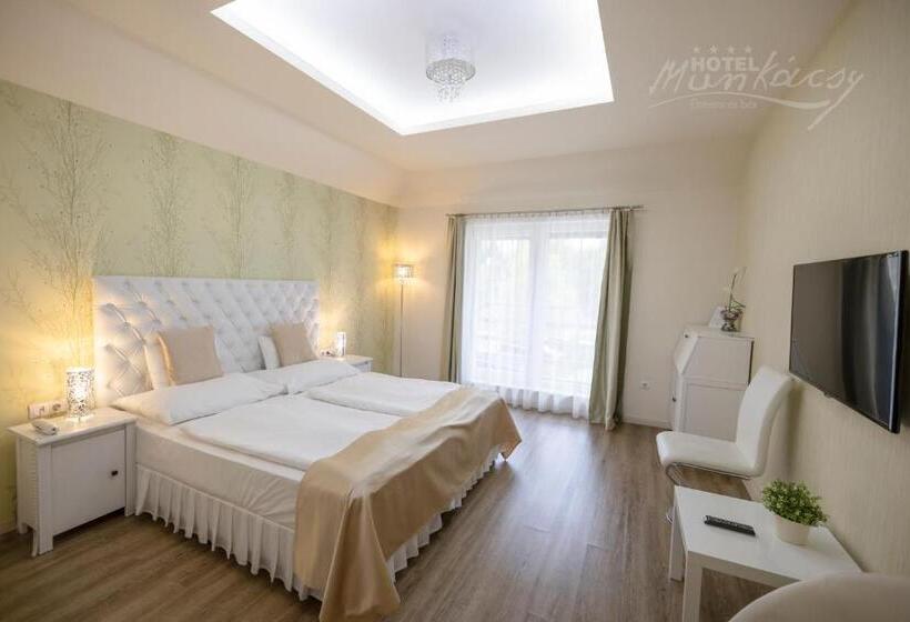 Отель Munkácsy