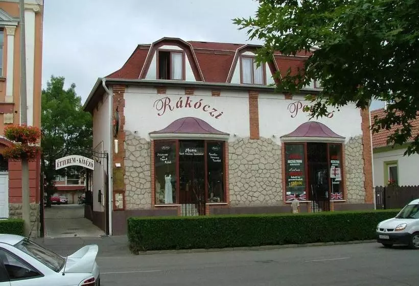 ホテル Rákóczi Panzió