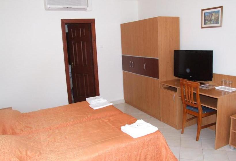 בית מלון כפרי Rákóczi Panzió