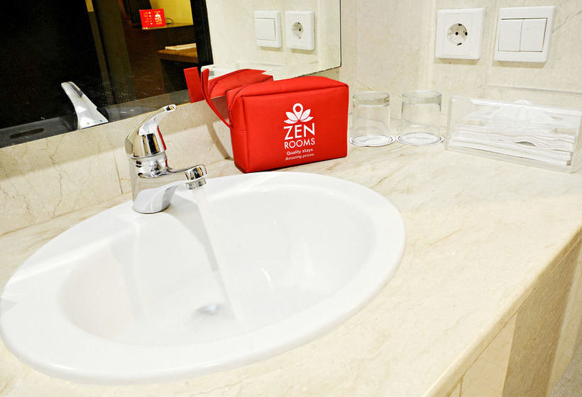 בית מלון כפרי Zen Rooms Bandengan Selatan