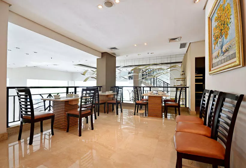 ホテル Zen Rooms Bandengan Selatan