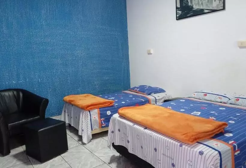 هتل کپسول El Viajero Hostel & Suítes 10