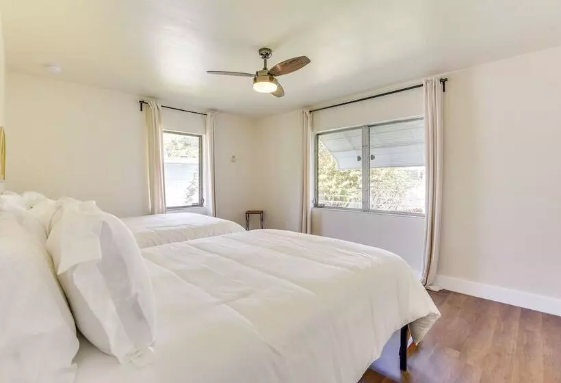 Bradenton Mid Century Charmer: 5 Mi To Beach!