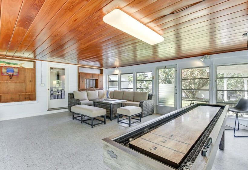 Bradenton Mid Century Charmer: 5 Mi To Beach!