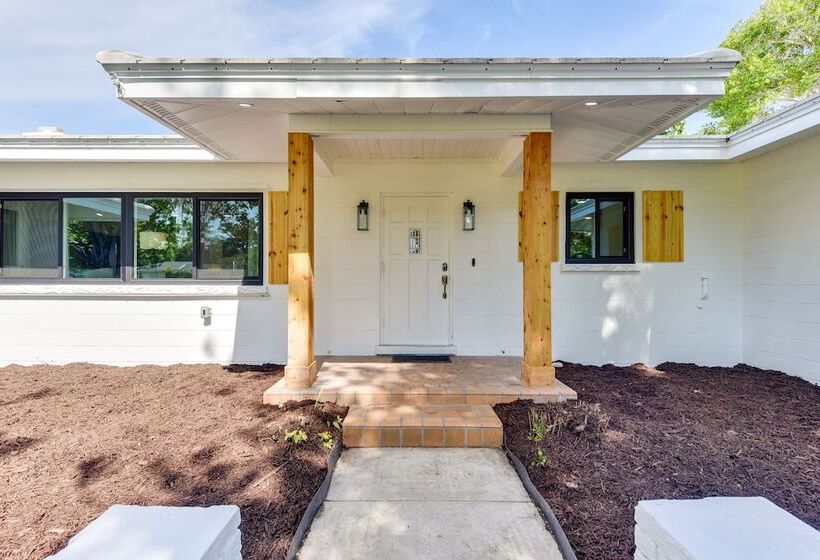 Bradenton Mid Century Charmer: 5 Mi To Beach!