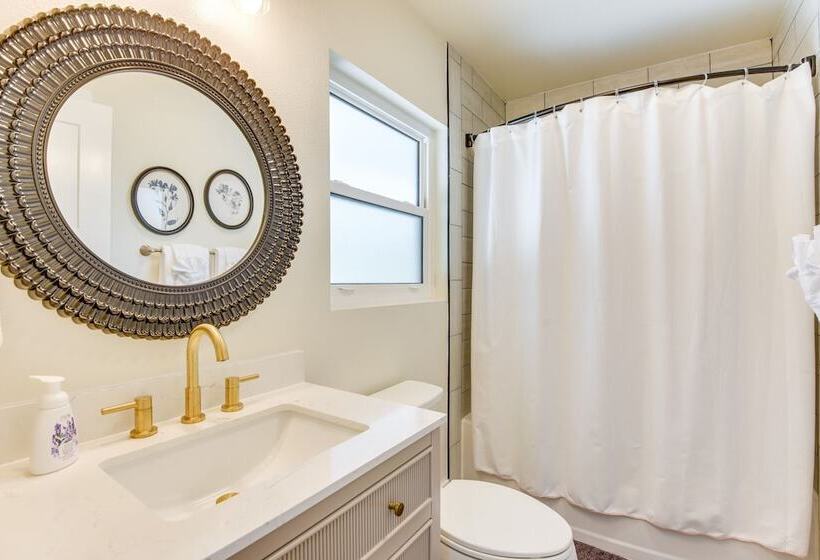 Bradenton Mid Century Charmer: 5 Mi To Beach!