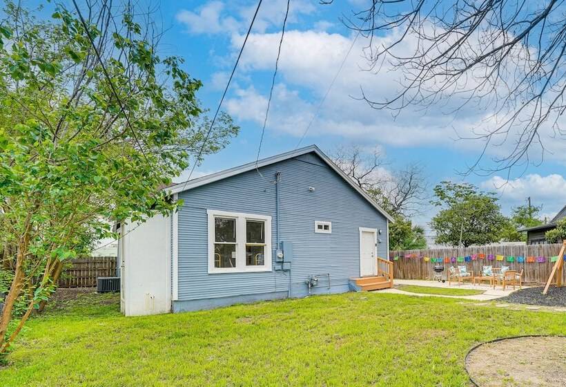 Cozy San Antonio Home W/ Grill ~ 5 Mi To Downtown!