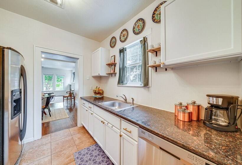 Cozy San Antonio Home W/ Grill ~ 5 Mi To Downtown!