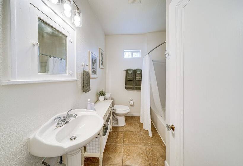 Cozy San Antonio Home W/ Grill ~ 5 Mi To Downtown!