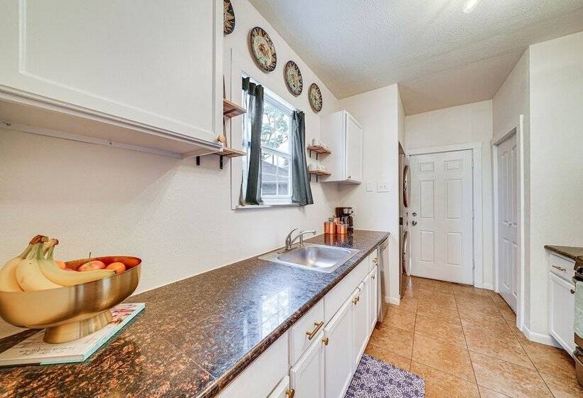 Cozy San Antonio Home W/ Grill ~ 5 Mi To Downtown!