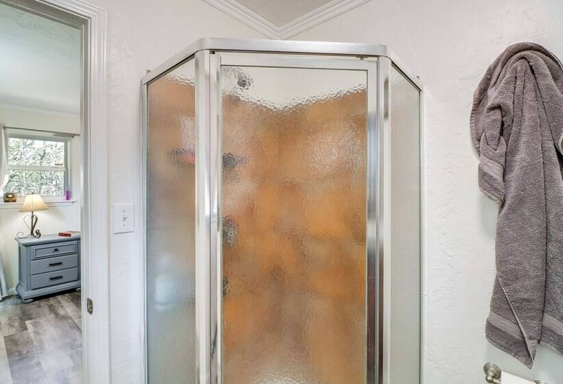 Charming Fairfield Bay Home On Golf Course