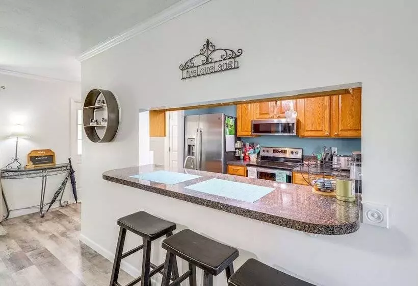 Charming Fairfield Bay Home On Golf Course