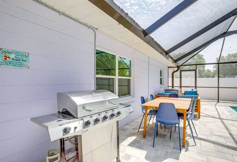 Largo Escape W/ Heated Pool & Lanai Oasis!