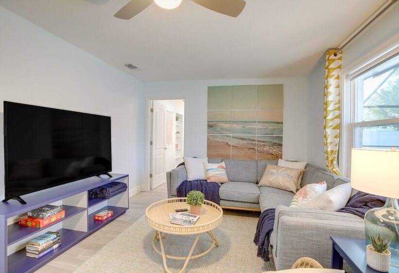 Largo Escape W/ Heated Pool & Lanai Oasis!