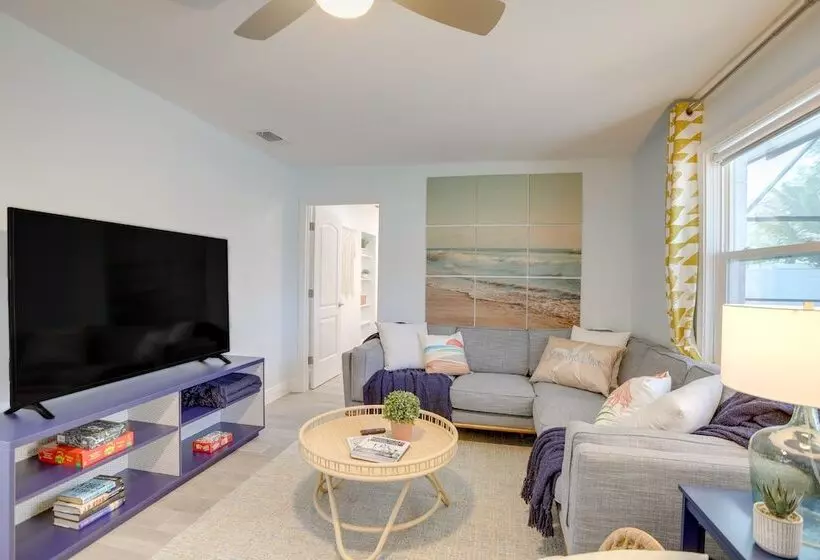 Largo Escape W/ Heated Pool & Lanai Oasis!