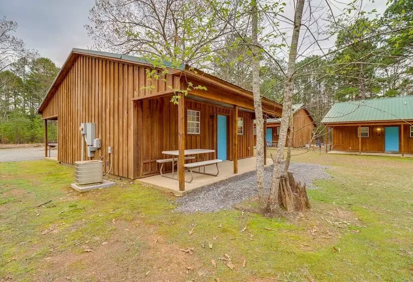 1/2 Mi To Greers Ferry Lake: Quiet Cabin W/ Porch