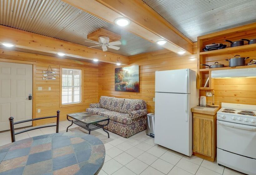 1/2 Mi To Greers Ferry Lake: Quiet Cabin W/ Porch