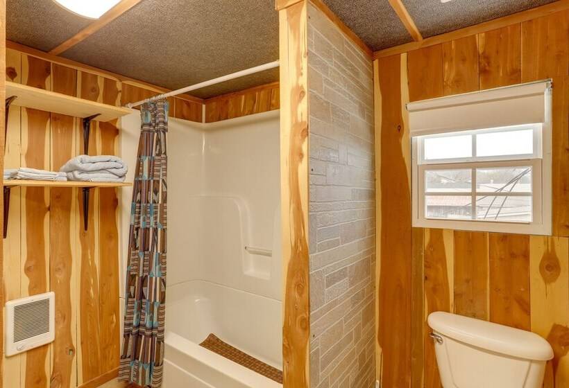 Historic Hardy Home W/ Game Room On Main Street