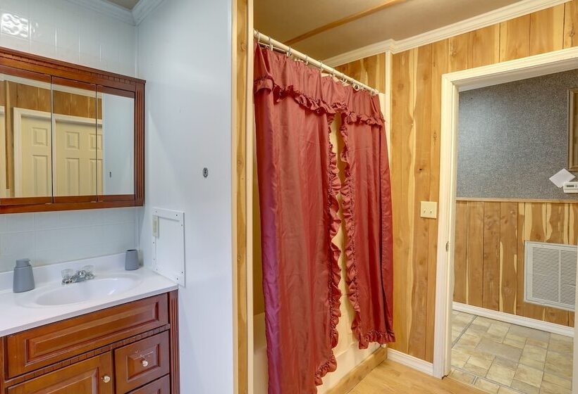 Historic Hardy Home W/ Game Room On Main Street