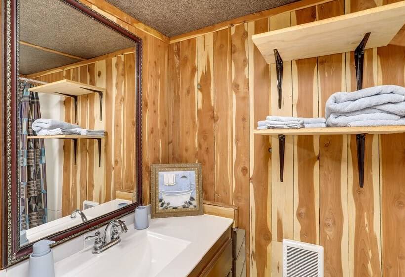 Historic Hardy Home W/ Game Room On Main Street