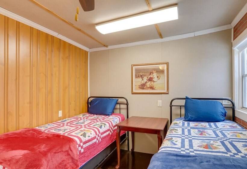 Historic Hardy Home W/ Game Room On Main Street