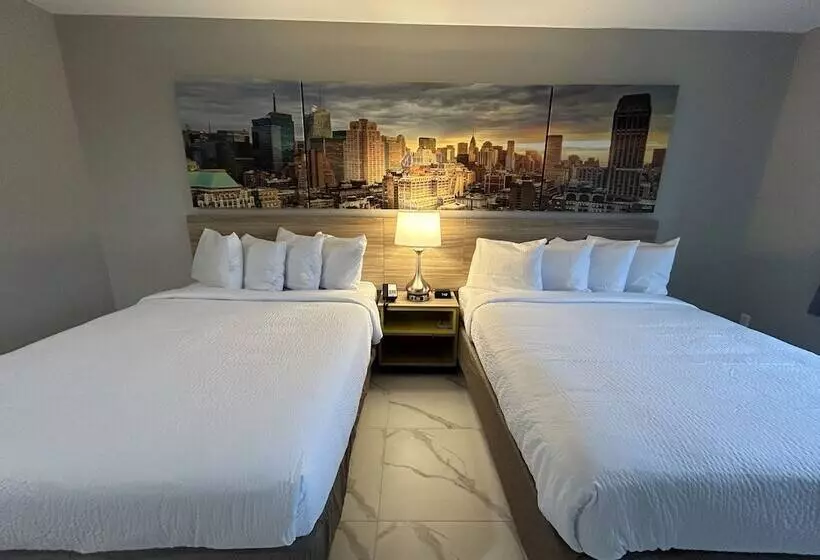 هتل Days Inn By Wyndham Staten Island