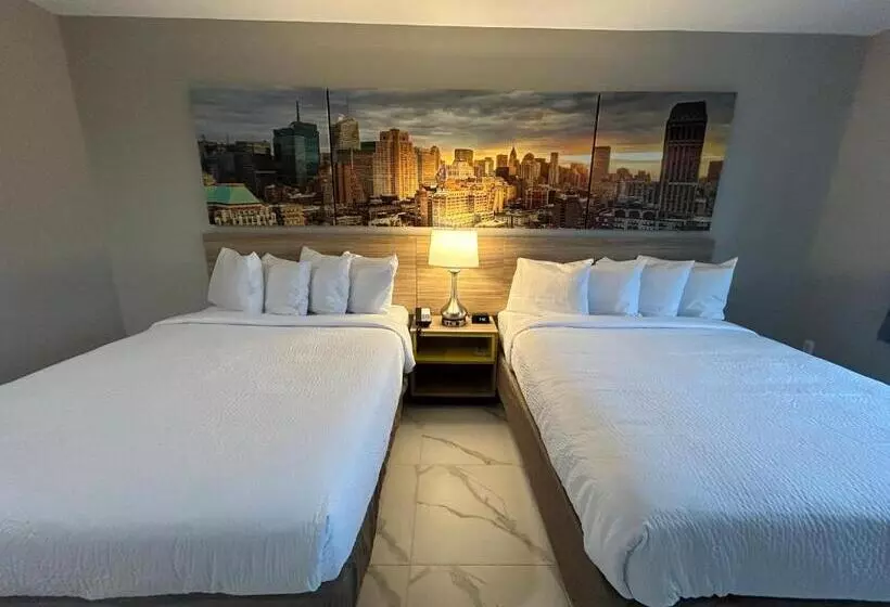 هتل Days Inn By Wyndham Staten Island