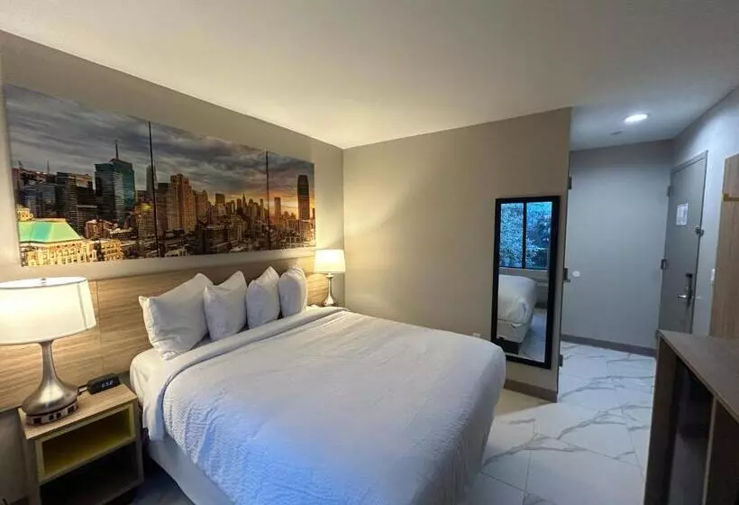 هتل Days Inn By Wyndham Staten Island