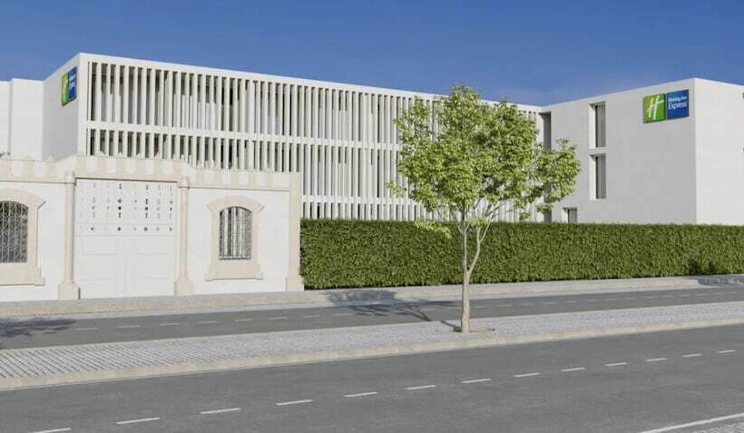 هتل Holiday Inn Express Evora, An Ihg