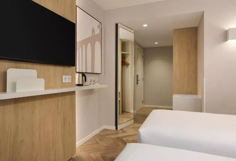 هتل Holiday Inn Express Evora, An Ihg