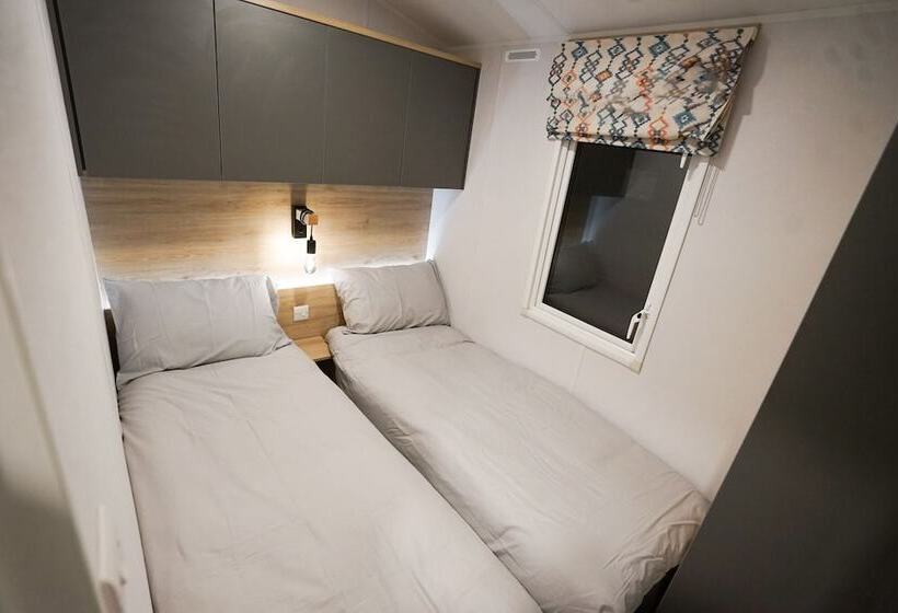 호텔 Inviting 3 Bed Lodge In Preston Hot Tub