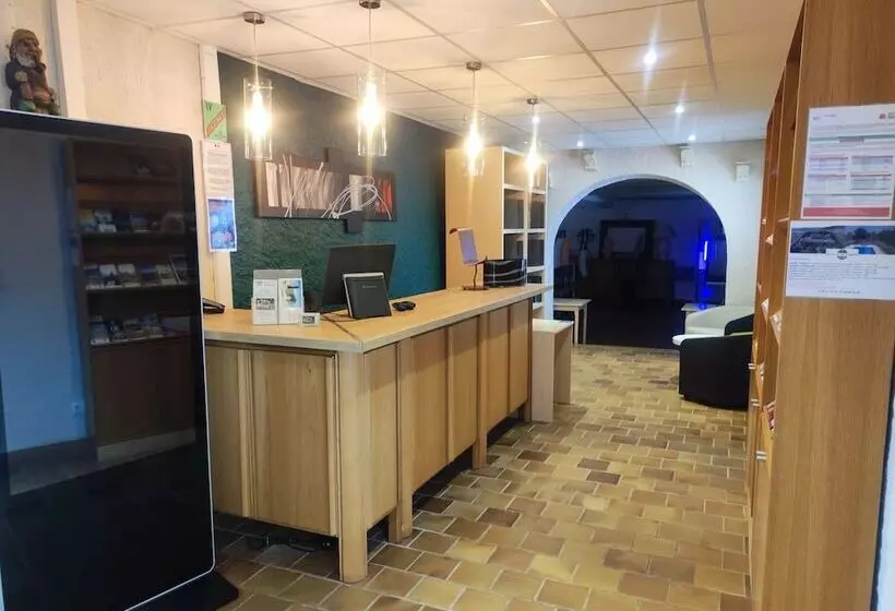 Hotelli Hôtel Et Appart Hôtel Le Relais Du Val D Orbieu