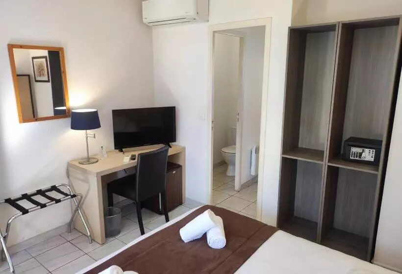 Hotelli Hôtel Et Appart Hôtel Le Relais Du Val D Orbieu