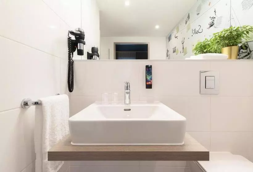 ホテル Holiday Inn   The Niu, Flower Konstanz, An Ihg