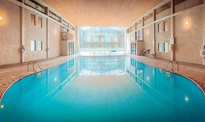 ホテル Whitecap Mountains Resort