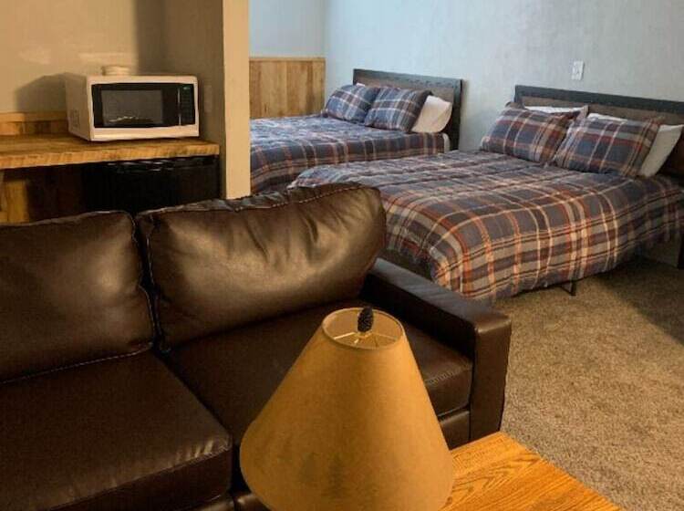 هتل Whitecap Mountains Resort