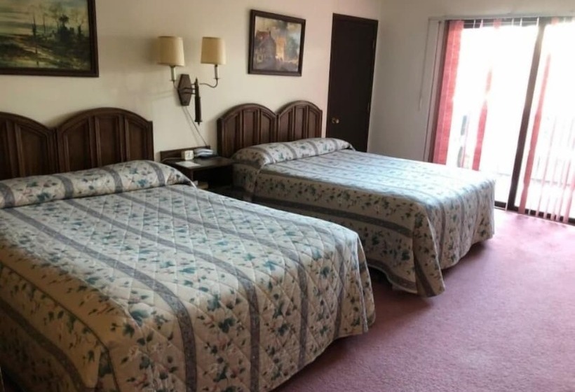 هتل Whitecap Mountains Resort