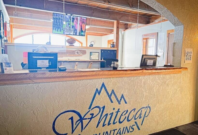 هتل Whitecap Mountains Resort