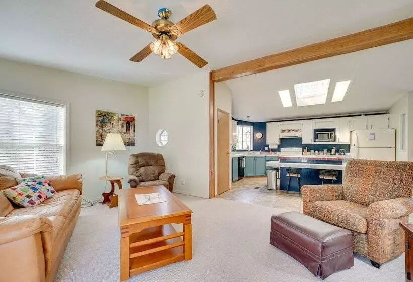 Idyllic Rock Island Home W/ Columbia River Views