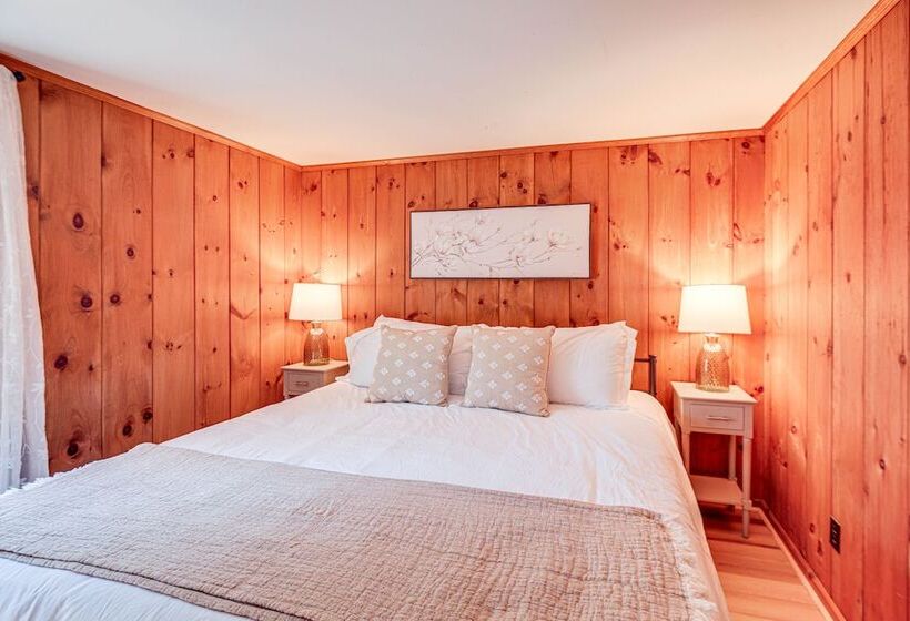 Inviting Alton Bay Home Near Lake Winnipesaukee!