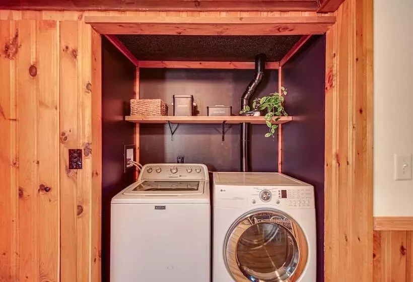 Inviting Alton Bay Home Near Lake Winnipesaukee!