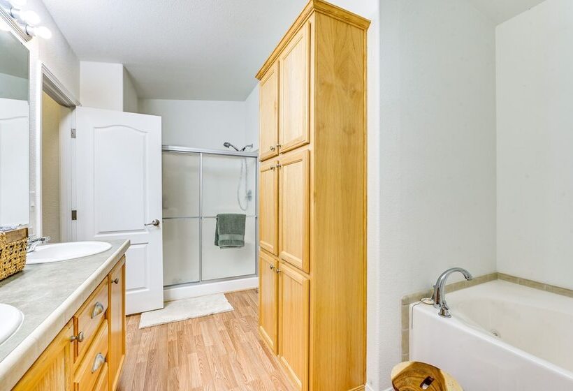 Kalispell Home W/ Patio & Grill On 4 Acres!