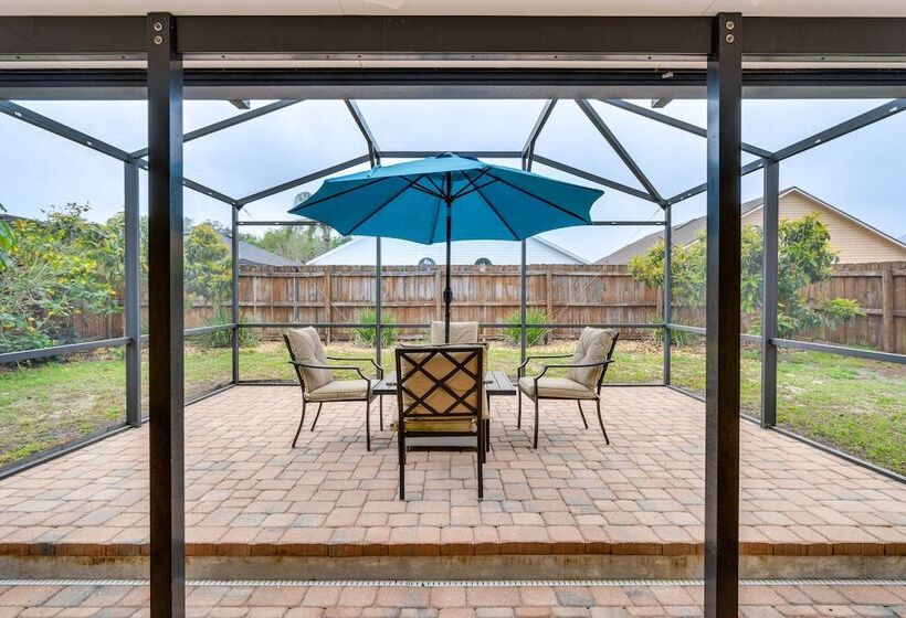 Lovely Florida Retreat W/ Lanai: 5 Mi To Riverwalk